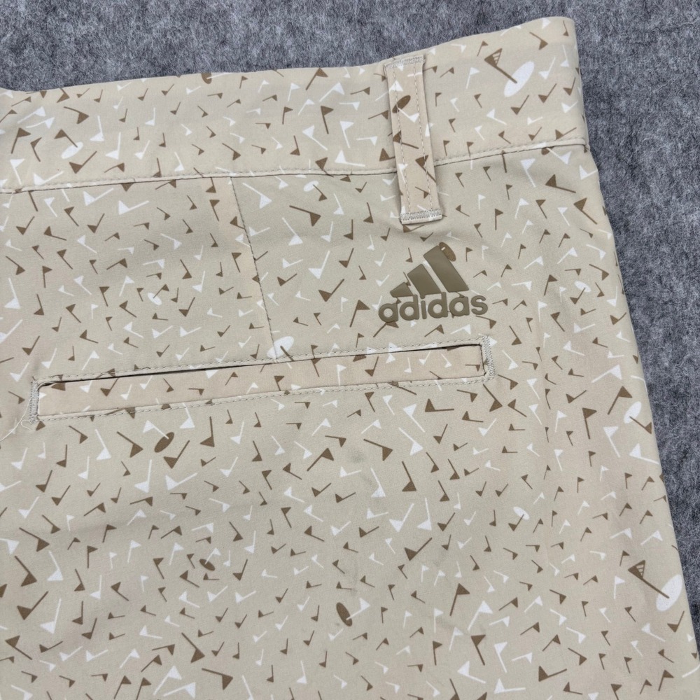 Adidas Golf Shorts Mens 32 Tan Beige All Over Golf Flag Print Performance - Picture 7 of 11